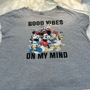 Disney, Mickey, and friends vibes on my mind. XXL.